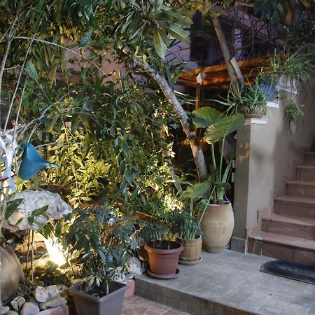 2 Kitarat Bb Bed & Breakfast Vlore Exterior photo