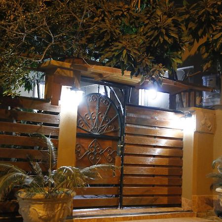 2 Kitarat Bb Bed & Breakfast Vlore Exterior photo