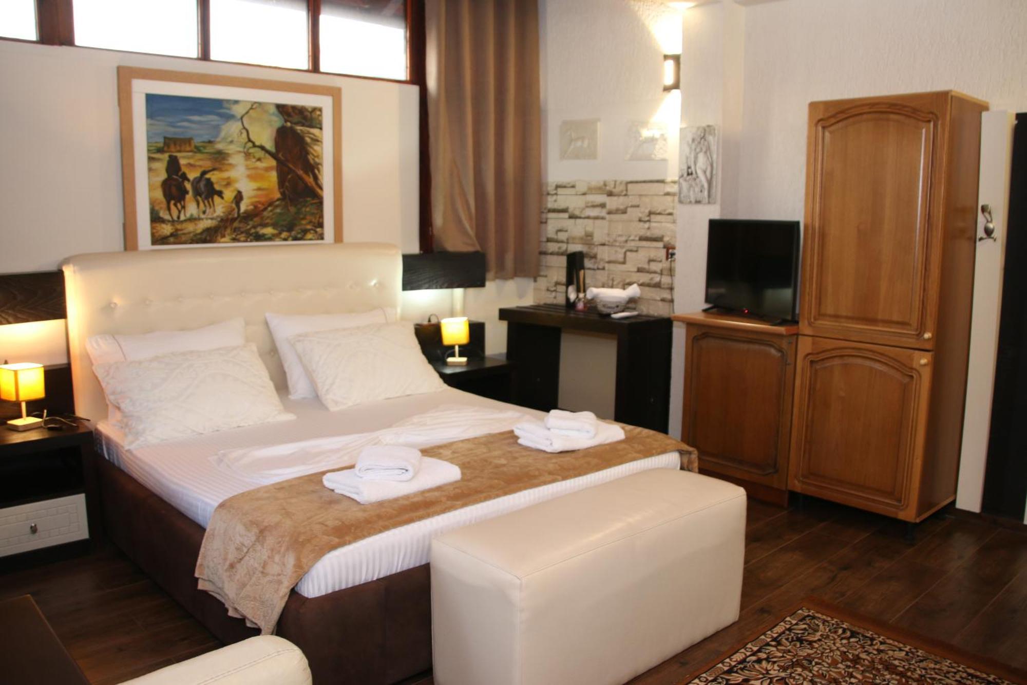 2 Kitarat Bb Bed & Breakfast Vlore Exterior photo