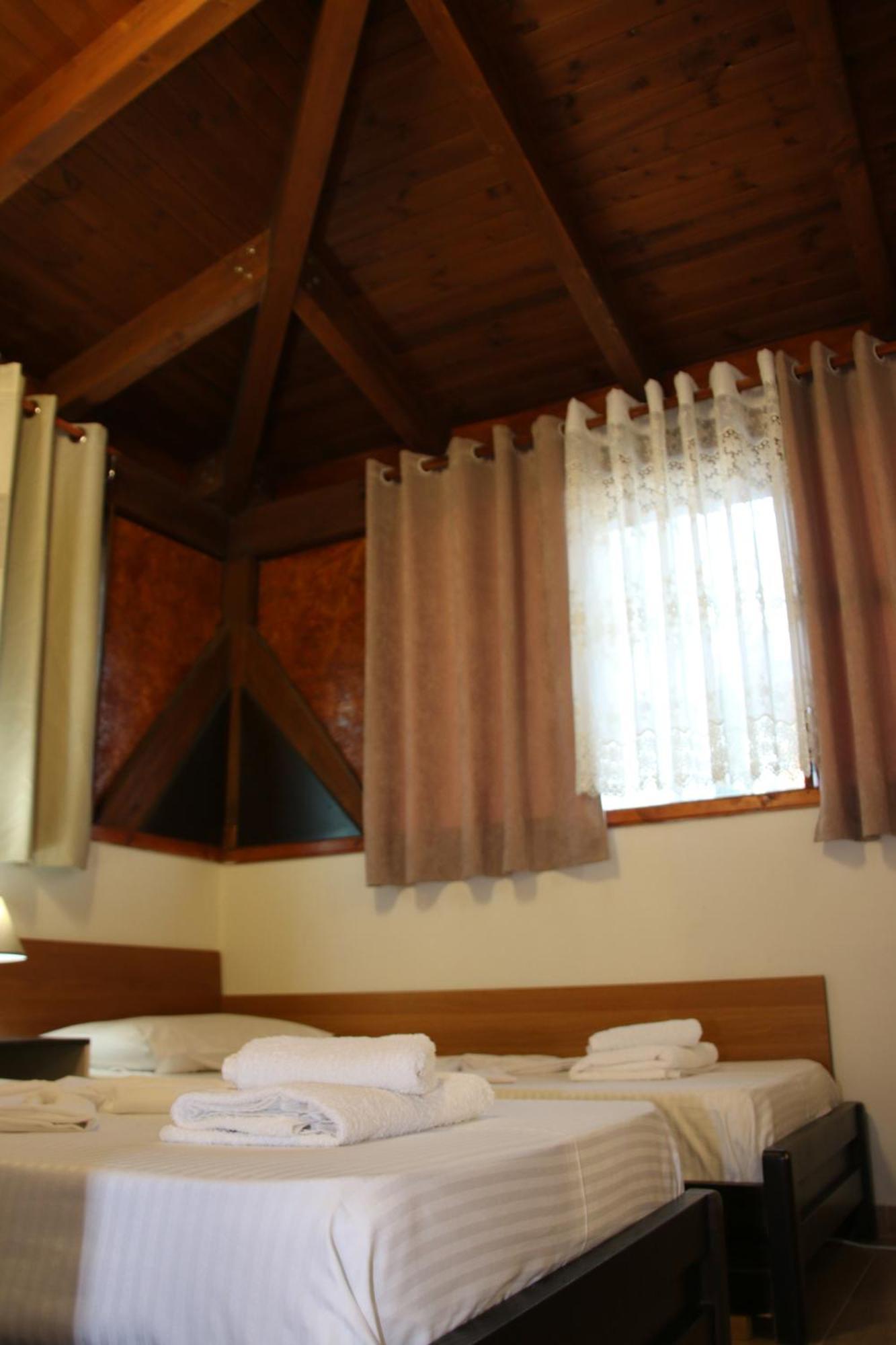 2 Kitarat Bb Bed & Breakfast Vlore Exterior photo